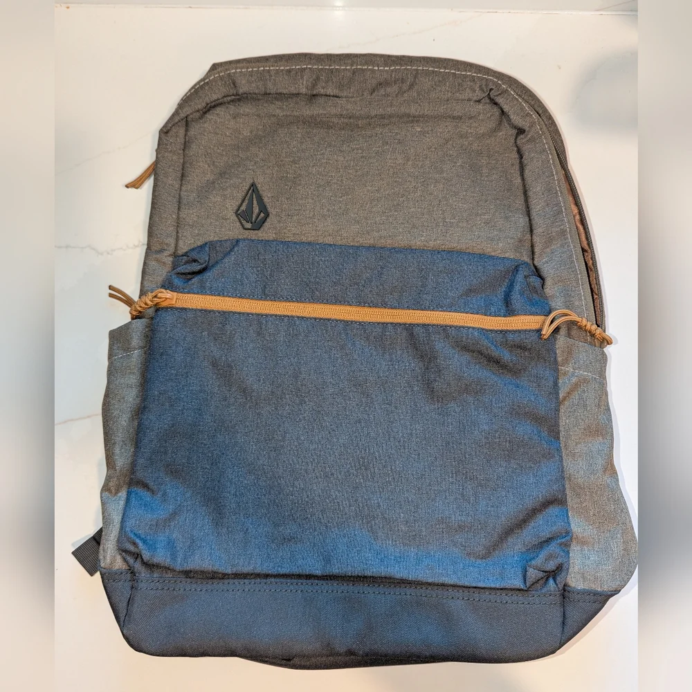 Volcom Backpack - Picture 1 of 4